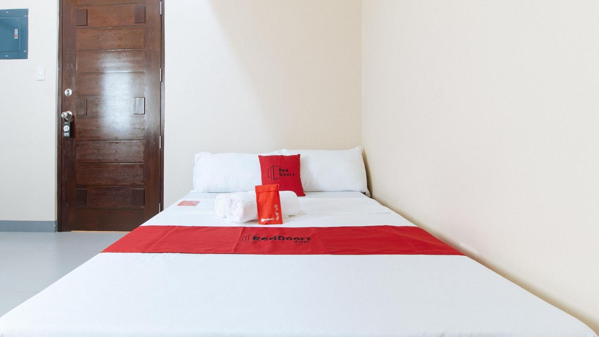 Reddoorz Plus @ Torre De Manuel Residences 1 Quezon City Εξωτερικό φωτογραφία