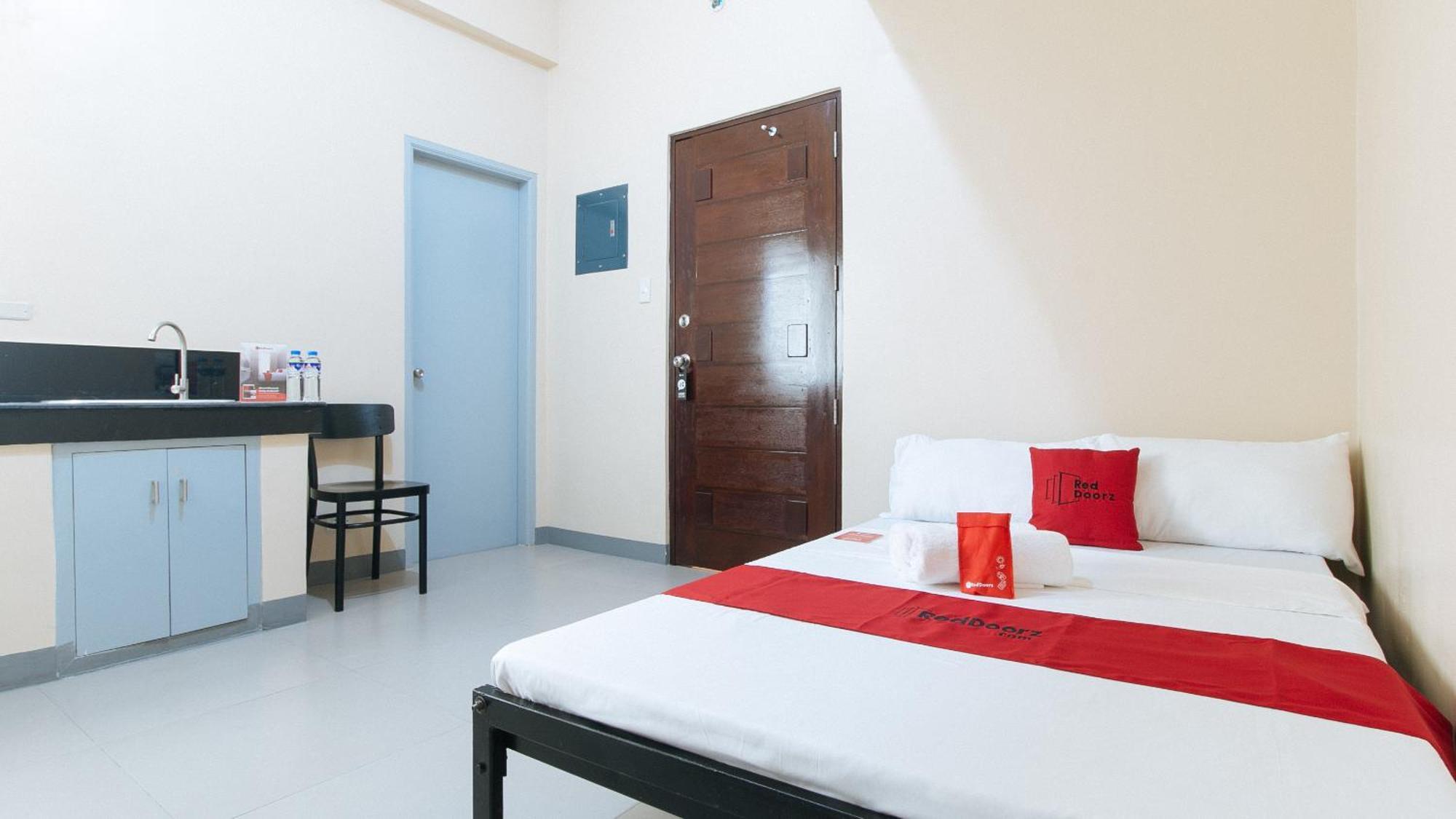 Reddoorz Plus @ Torre De Manuel Residences 1 Quezon City Εξωτερικό φωτογραφία