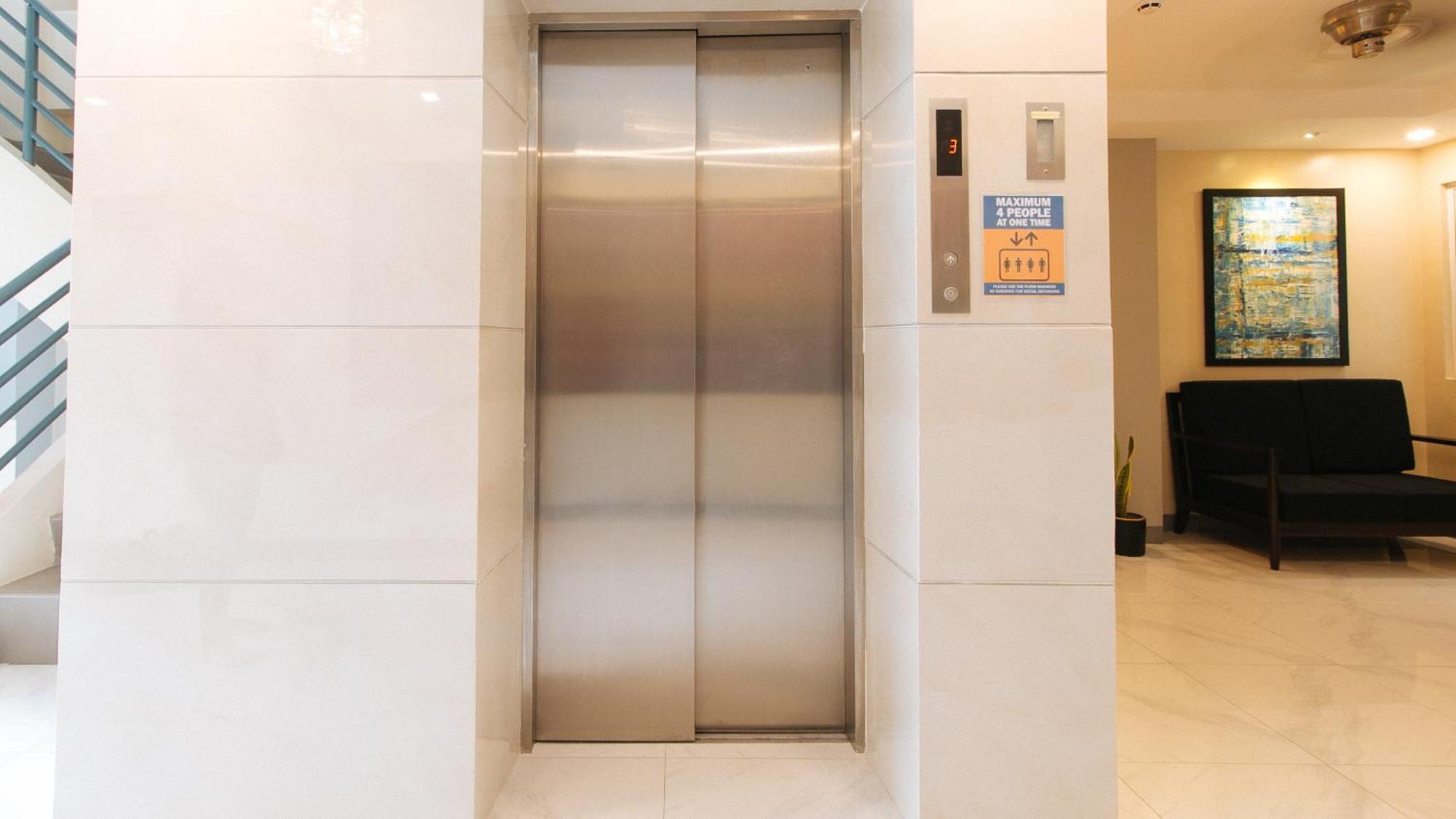 Reddoorz Plus @ Torre De Manuel Residences 1 Quezon City Εξωτερικό φωτογραφία